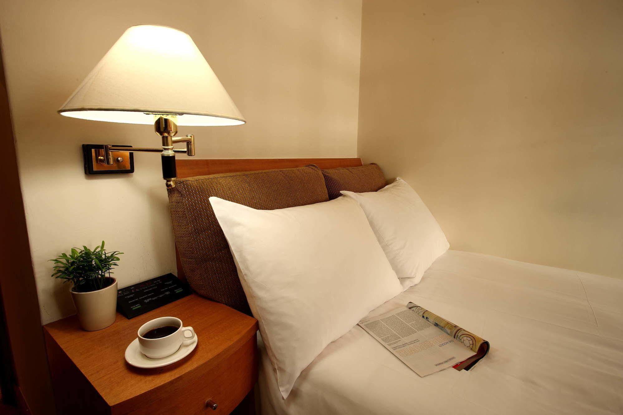 Gloria Prince Hotel Taipei Bagian luar foto