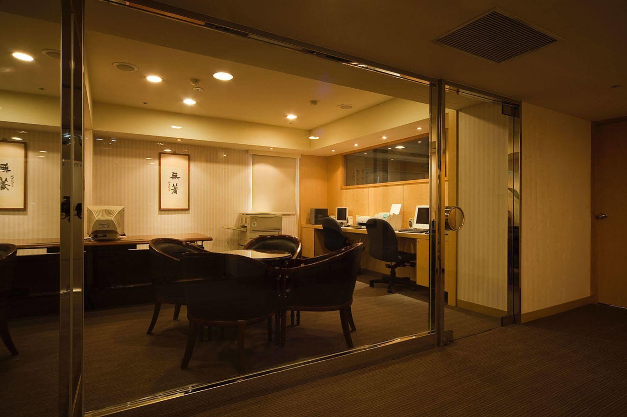 Gloria Prince Hotel Taipei Bagian luar foto