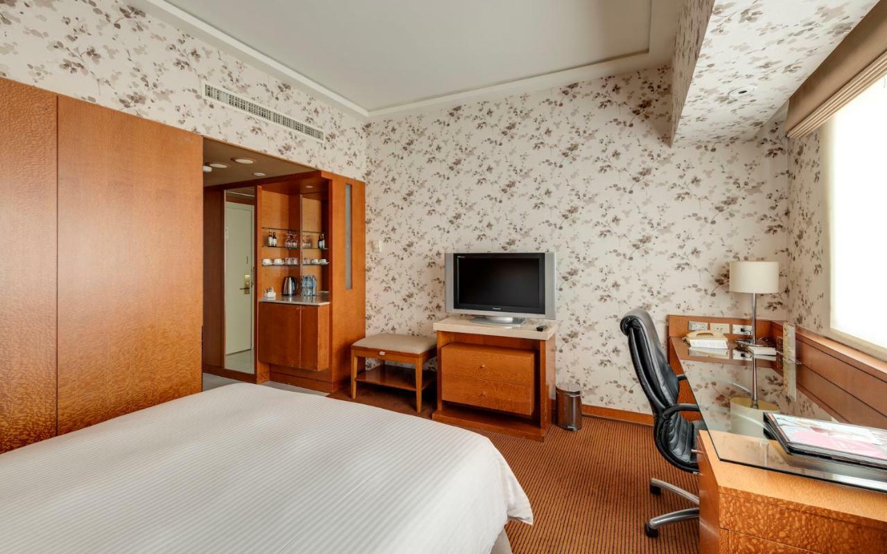 Gloria Prince Hotel Taipei Bagian luar foto